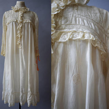 Victorian Silk Nightgown / Cream Lace Nightgown / Lace Nightgown / Victorian Gown  / Antique Clothing / Antique Silk Nightgown 