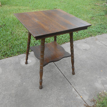 Antique Oak Parlor Table Bedside Table End Table Lamp Table Side Table Victorian Era  Country Cottage Decor Farmhouse Style 