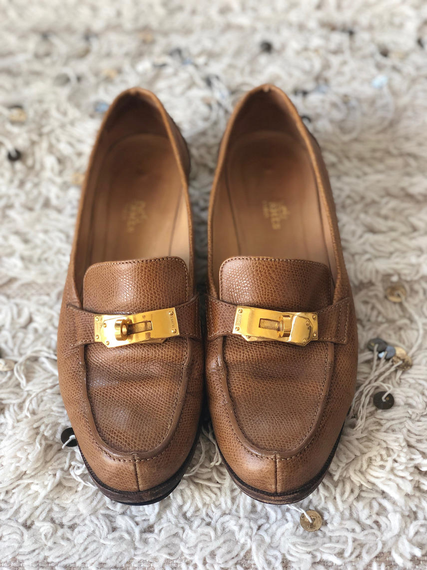 Hermès Vintage Kelly 28 Black Patent Leather Gold Hareware