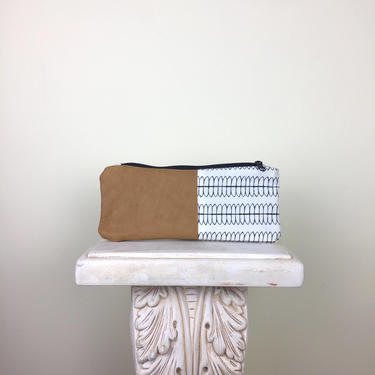 Makeup brush holder, Organizational pouch, pencil pouch, leather pouch, calligraphy case, pencil case, upcycled bag, repurpose 