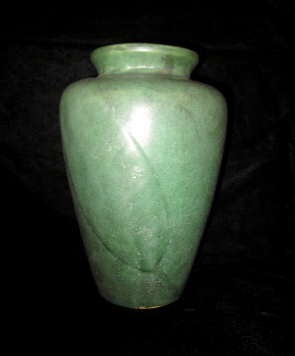 Zanesville Matte Green Tobacco on sale Leaf Pottery Vase