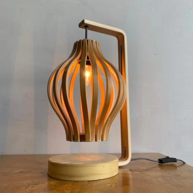 Bentwood hanging table lamp 