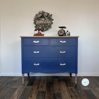 Vintage Dresser, Antique Chest of drawers, Antique Table, 4 Drawer Dresser, Entryway Table 