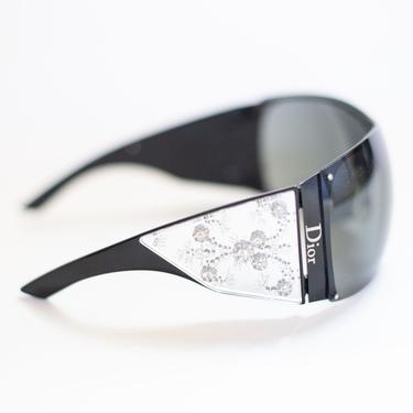 Vintage CHRISTIAN DIOR Swarovski Crystal + Mirrored Grand Salon Sunglasses in Silver and Black Shield Visor CD Floral Y2K Galliano 