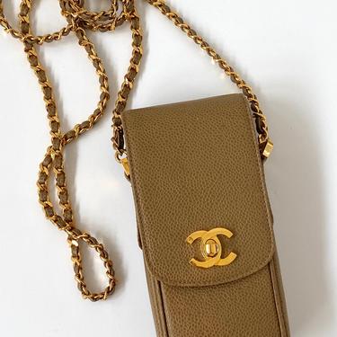 Vintage 90's CHANEL CC Turnlock Logo Beige Caviar Leather Gold Chain Flap Crossbody Purse Bag Handbag Evening Clutch Phone Case Pouch 