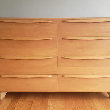 Mid Century Modern Blond Double Dresser in the style of Heywood Wakefield 