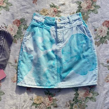 1980s Denim Mini Skirt / Tie Dye Blues Denim Skirt / High Waisted Form Fitting Jean Skirt / Summertime Skirt 