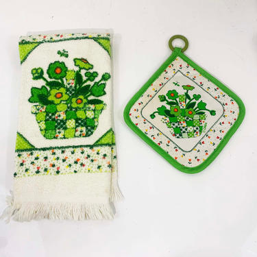 70s Flower Oven Mitt Set