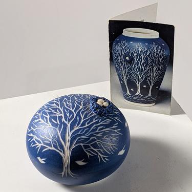 Blue PORCELAIN PAPERWEIGHT Nancy BISHOP Tree Design w Birds Carved in Cobalt Freeform Birds Nest w Eggs on Top Virginia Artist 3x3 Solid ExC 