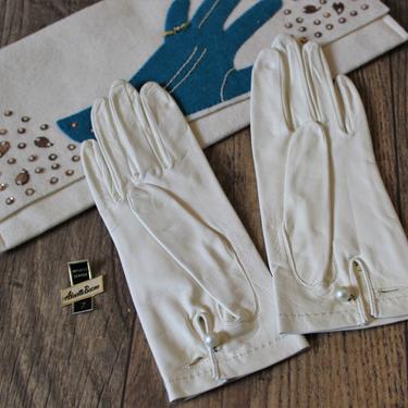 Vintage 40s 1950s New Old Stock Alexette Bacmo Baby SOFT White Ivory Leather Ladies GLOVES / size 7 