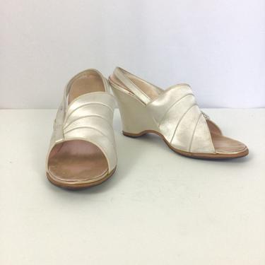 Vintage 40s Slippers | Vintage ivory silk satin wedge heel shoes | 1940s Comfy sling back boudoir shoes 