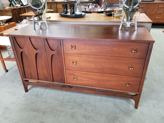 Mid Century Modern Dresser From The Brasilia Collection By