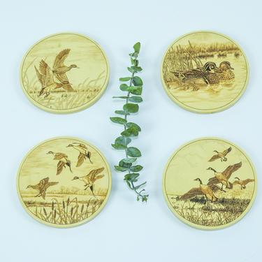 Vintage Resin Waterfowl Coasters / Set of 4 Vintage Barlow Scrimshaw Bird Coasters 
