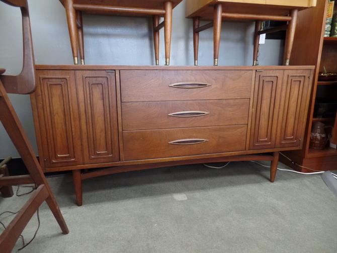 Broyhill Sculptra Credenza From Peg Leg Vintage Of Beltsville Md