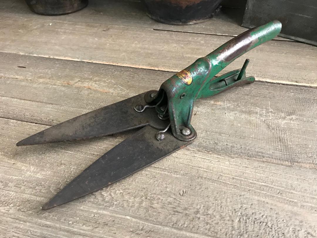 1950s Grass Shears, Rustic Green Doo Klip, Garden Decor, Made Jan's Vintage Stuff Chicago, IL