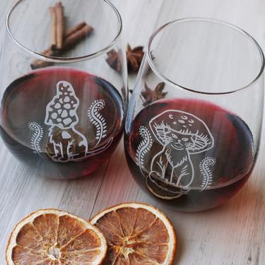 Cat Mushrooms Stemless Wine Glass - dishwasher-safe, engraved 
