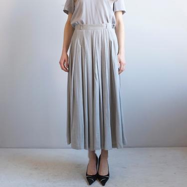light gray full pleated skirt / size 8 