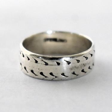 Unique 70's etched sterling size 6 tribal hippie band, handcrafted 925 silver mystic marks & dotted lines stacking ring 