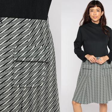 Pleated Mod Dress 60s Space Age Shift 70s Midi Black White Striped High Waist Scooter Polyester Vintage Long Sleeve Minidress Medium 