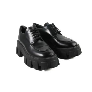 Prada Lugs