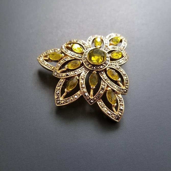 Textured Gold Tone Granny Chic Vintage 70s Autumn Brooch Fall Leaf