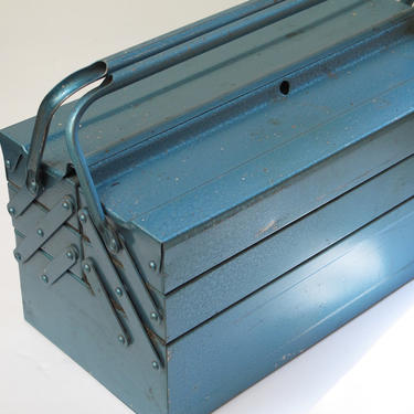 Vintage Old Pal Fishing Tackle Box Metal Green 1 Tray Steel Made in USA Patina