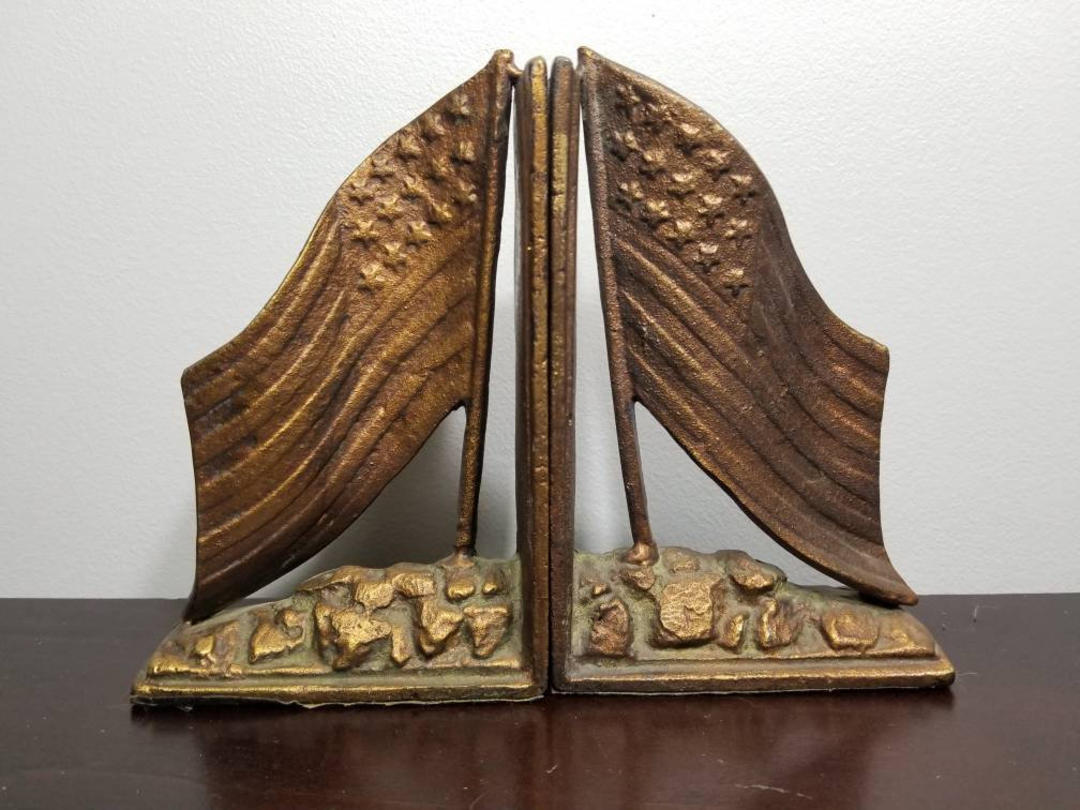 Vintage Cast Iron Americana Flag Bookends. Star Spangled Banner
