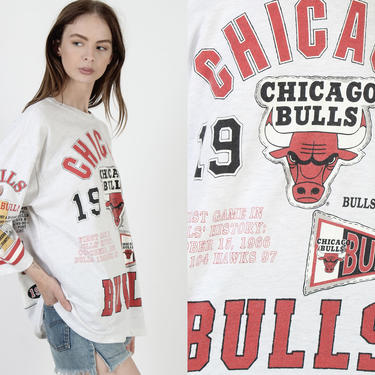 Vintage 90s Chicago Bulls T Shirt / All Over Print Team History Jersey / 1990s Micheal Jordan Heather Grey NBA Basketball T Shirt 