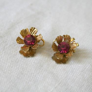 1940s Coro Tiny Flower Clip Earrings 