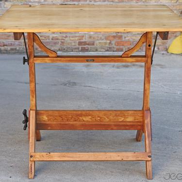 rare restored vintage drafting table by the Fritz Mfg., scalable and tilting standing or sitting desk 