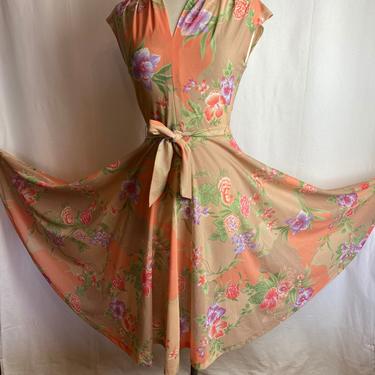 70’s dress~sheer peachy floral fit & flare cinched waist belted~ soft pastel flower print~ ruched neckline ~ size 4ish/ small 