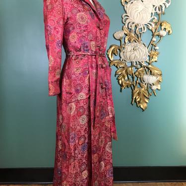 1940s dressing gown, vintage robe, red brocade gown, medium, old hollywood, film noir style, 1930s house coat, 28 waist, asian style, satin 