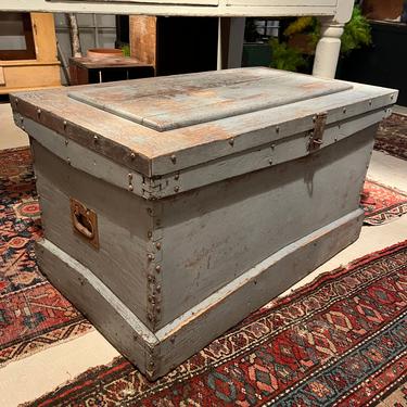 Vintage Blue/Gray Chest