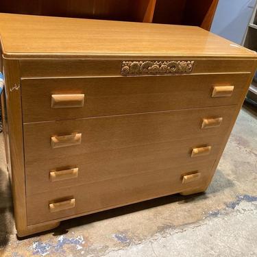 Thomasville 1940’s 4 drawer dresser. 44” x 20” x 35”