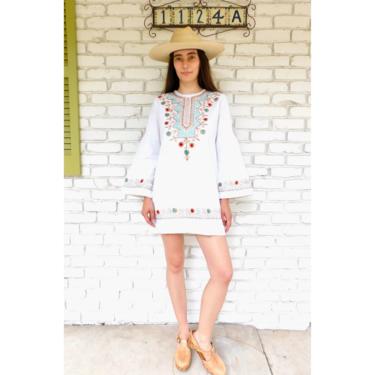 Indian Hand Embroidered Tunic // vintage 70s embroidered off white dress blouse boho hippie hippy 1970s woven cotton mini // S/M 