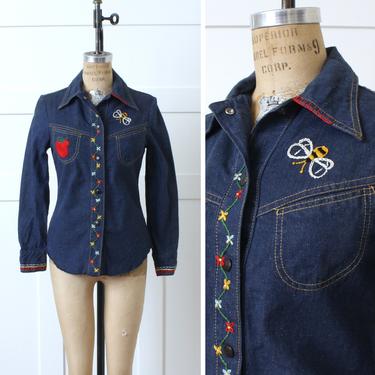 womens vintage hand embroidered denim shirt • dark wash cotton denim daisy chain &amp; bee blouse 