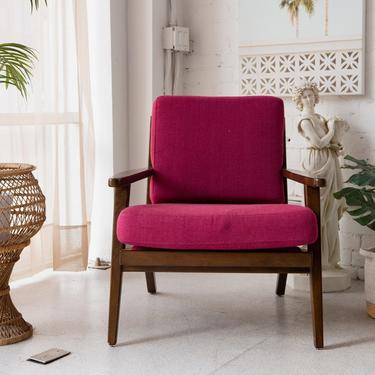 Fuchsia Lounge Chair