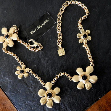 Karl Lagerfeld Never Worn Enamel Daisy Flower Necklace NWT 