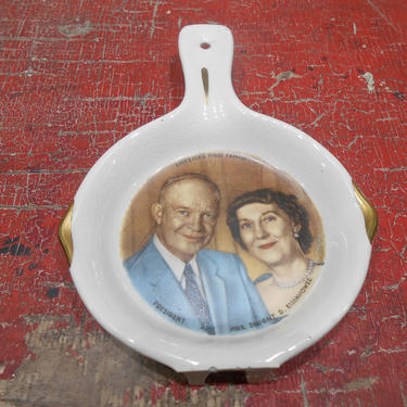 Vintage Ceramic Ashtray Presidential Portrait Collectible Memorabilia Dwight Mamie Eisenhower Smoking Stash Tobacciana 1953-1961 President 