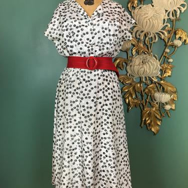 1980s rayon dress, vintage 80s dress, black and white, polka dot dress, cap sleeve dress, size medium, secretary style, blouson, office, 28 