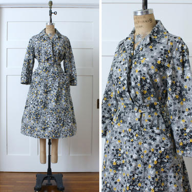vintage  1950s cotton dress XL size • gray &amp; yellow floral print volup vintage belted shirtwaist dress 