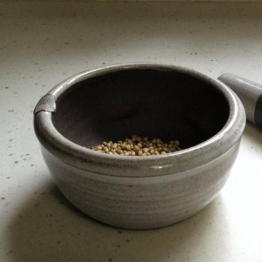 handmade mortar and pestle, mortar and pestle set, ceramic mortar and pestle, kitchen, pottery mortar and pestle, white 
