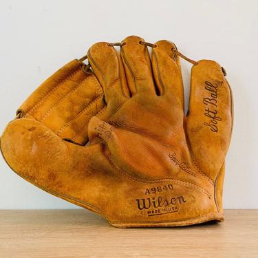 Vintage Classic Leather Wilson Baseball Softball Mitt A9840 RHT 