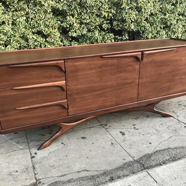 Mid Century Modern Sideboard Beithcraft Style.