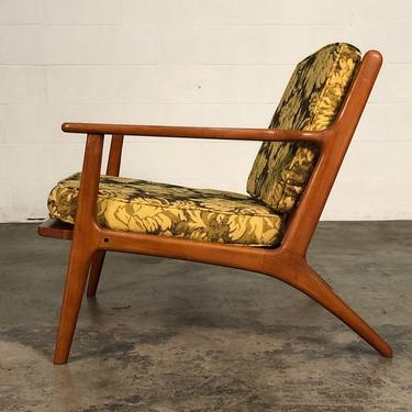 Mid-Century Modern Lounge Chair ~ Style Of Kofod Larsen 