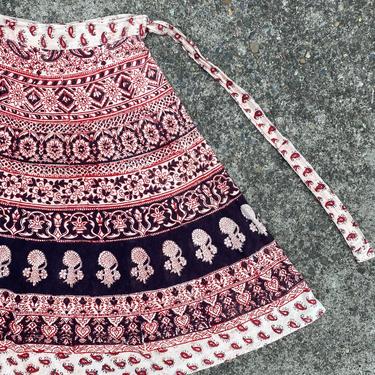 70s Indian print~ hippie girl skirt~ A-line Wrap skirt~ 100% cotton~ dyed textile pattern~ 1970’s handmade vintage size small 
