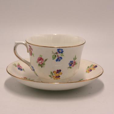 vintage Vale tea cup and saucer/floral tea cup/royal vale/made in england/bone china 