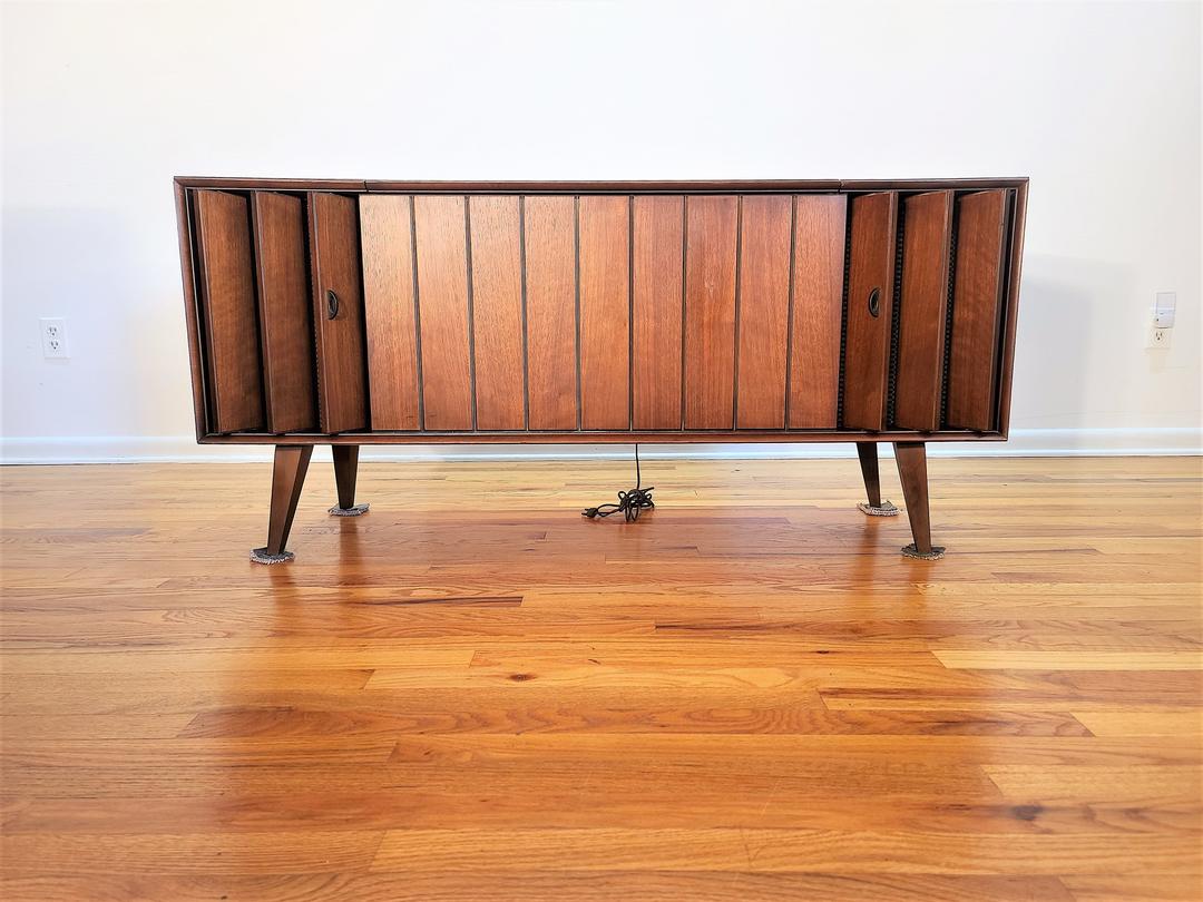Mid Century Zenith Console Stereo, Model X930 ProRefine Furnishings