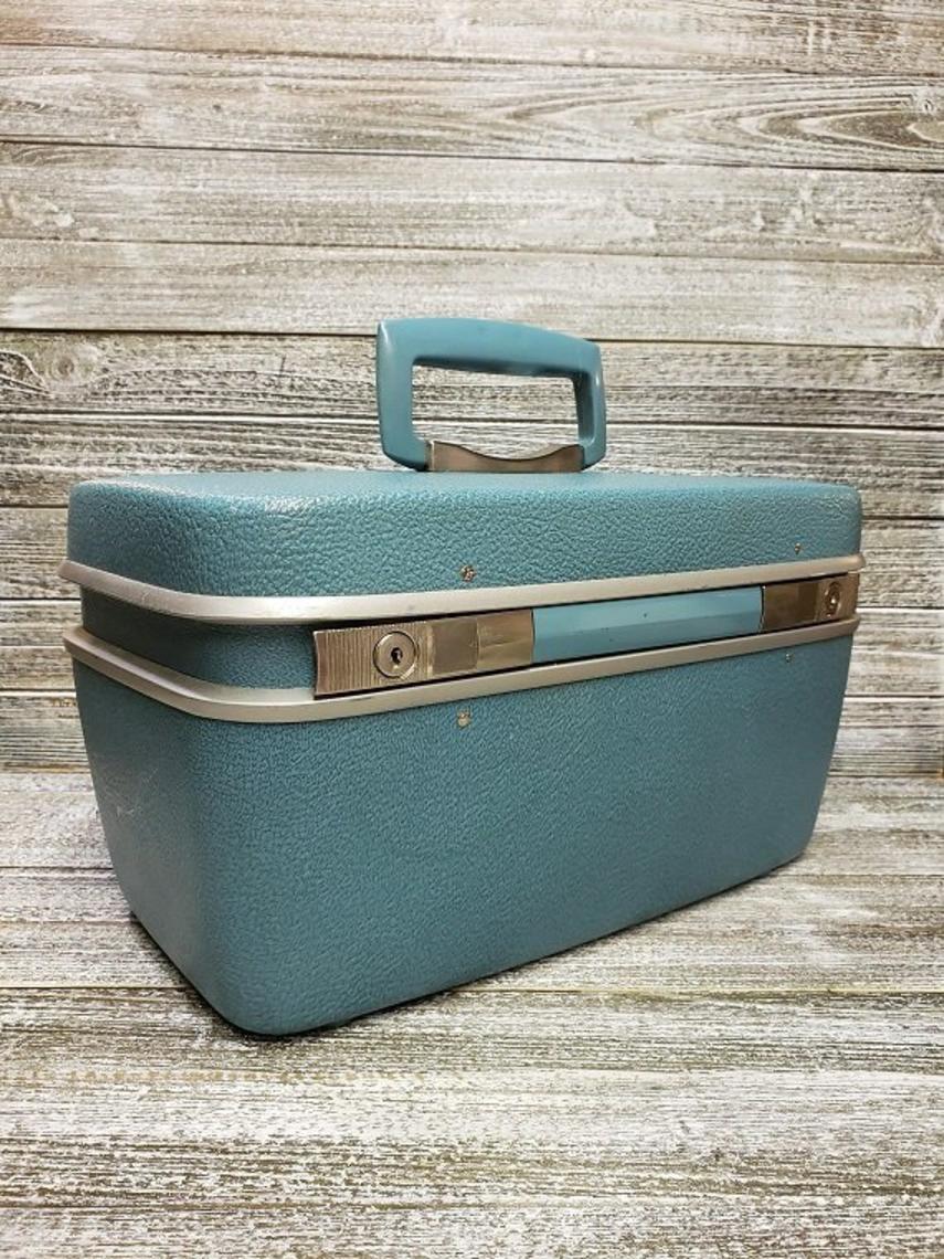 Royal traveler store luggage vintage