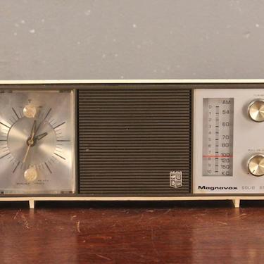 1960s Magnavox Clock Radio